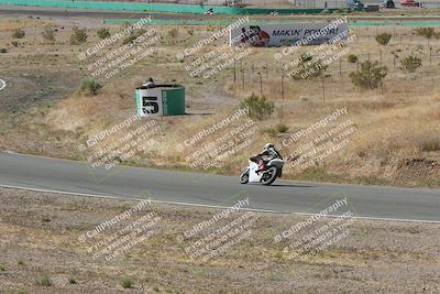 media/Apr-20-2025-AHRMA (Sun) [[393a79c373]]/Race/Group 11 early race/Turn 4b/